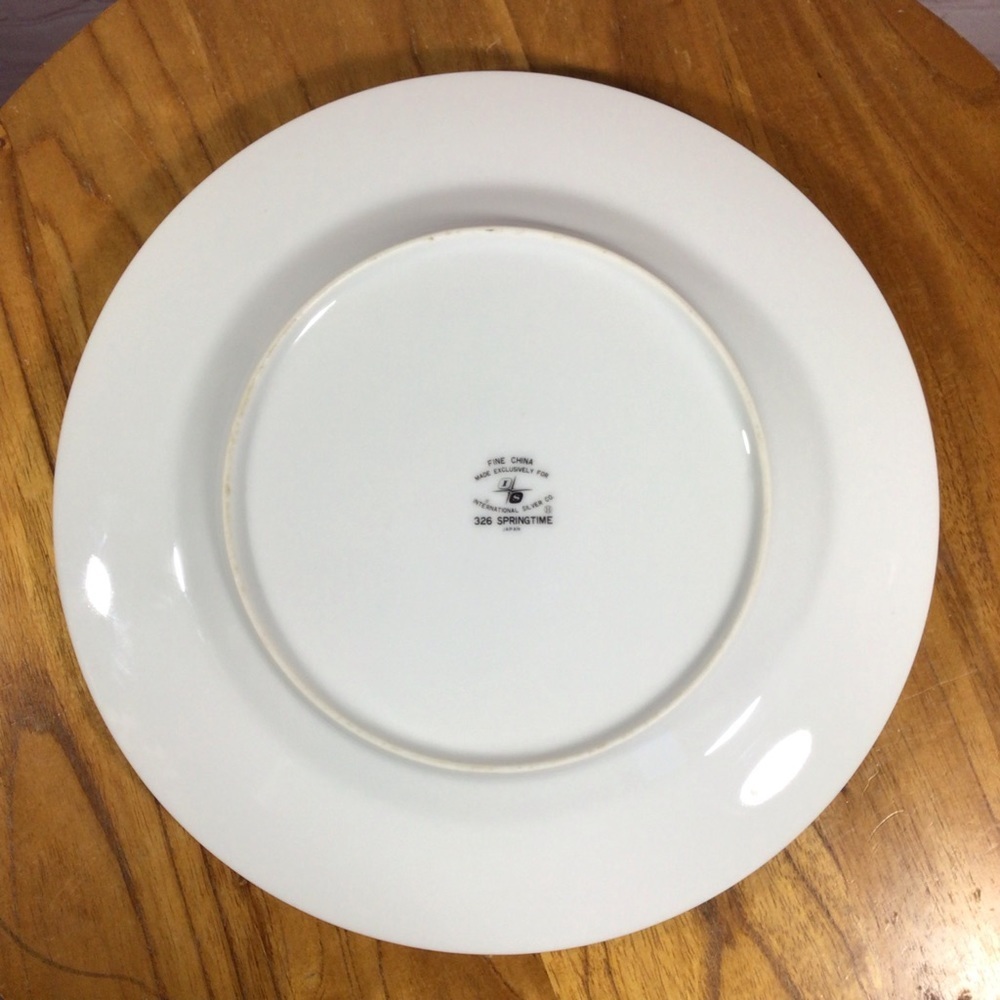 International Silver Company 326 Springtime Dinner Plates - Set of 2 - Picture 4 of 5